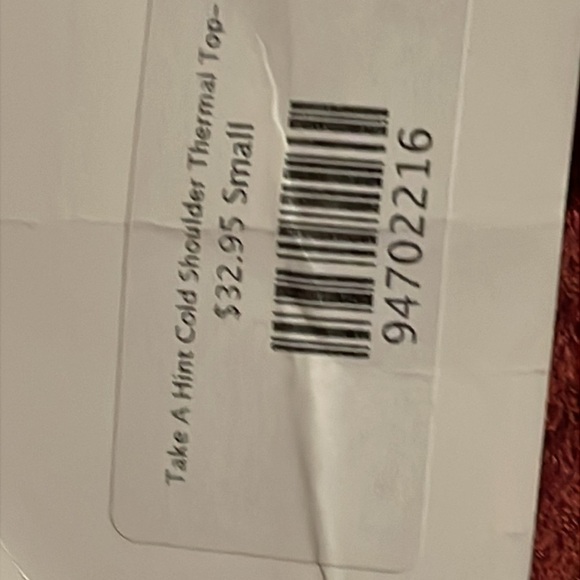 ‼️NWT:P.S. Kate Take A Hint Cold Shoulder Thermal Top - Picture 4 of 5